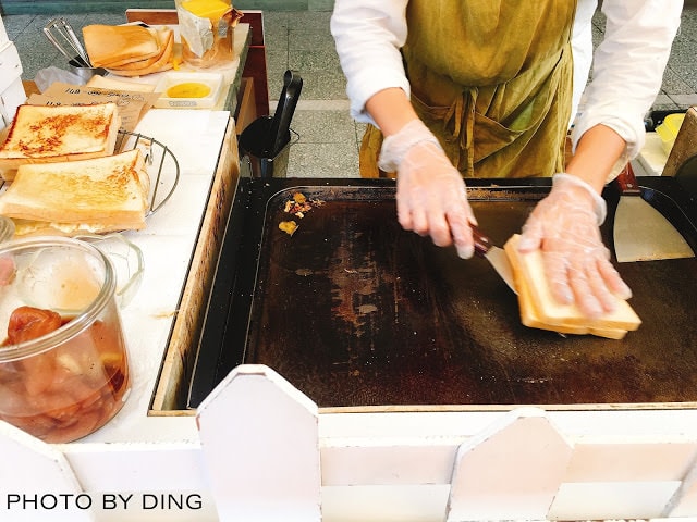 20251002-j0dkz 20251002-j0dkz