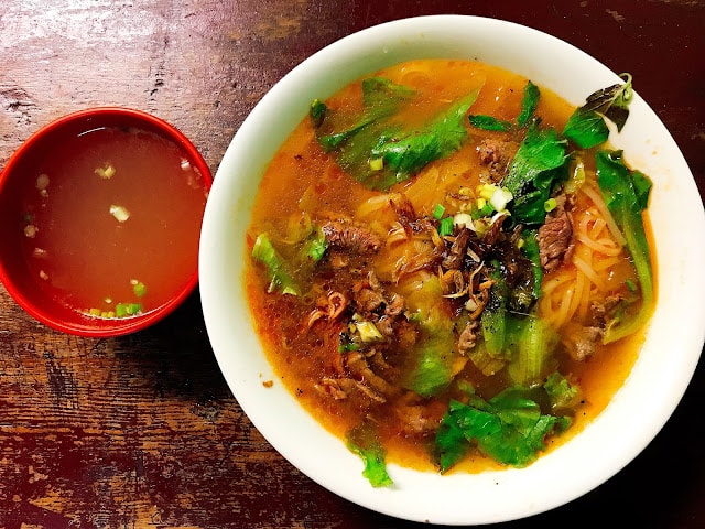 20251002-5yrqy 20251002-5yrqy