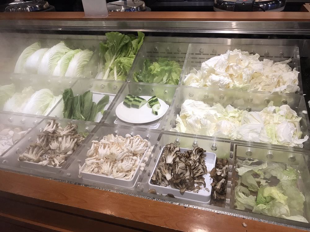 【台南美食】想找台南火鍋嗎？推薦台南中西區任您吃、吃到飽しゃぶしゃぶ温野菜涮涮鍋，適合三五好友聚餐，用餐完還可以去威秀看電影喔！