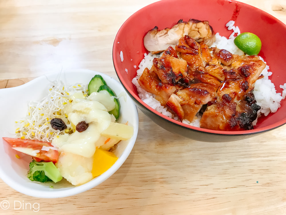 【台南美食】東區松江壽司屋，平價日式便當、壽司、生魚片，湯、飲料可以無限續。