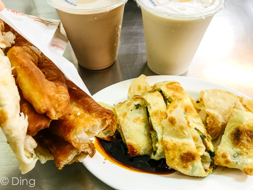 【台南美食】北區道地中式早餐「生哥豆漿店」，好吃經典的燒餅油條及蛋餅，是許多人難忘的好滋味。