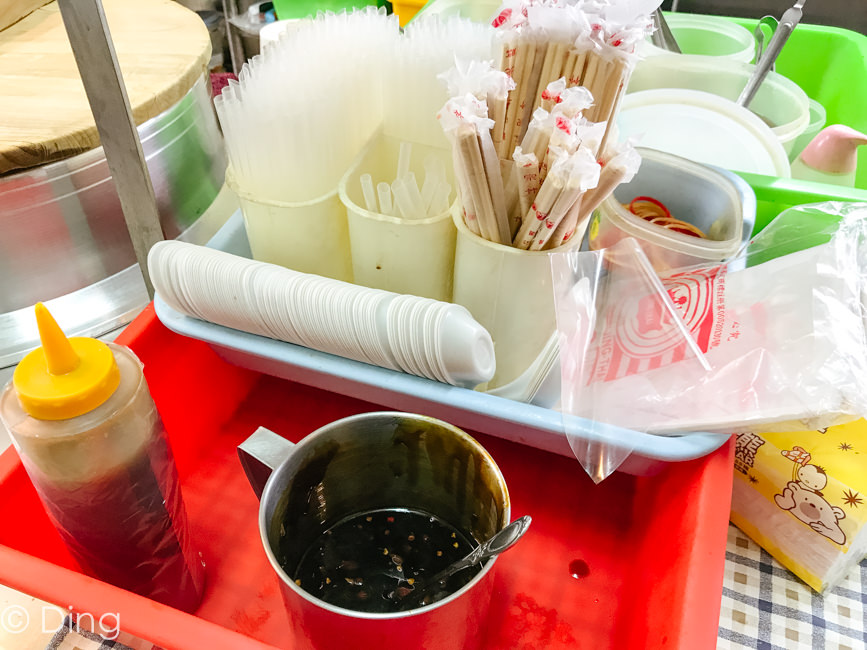 【台南美食】北區道地中式早餐「生哥豆漿店」，好吃經典的燒餅油條及蛋餅，是許多人難忘的好滋味。