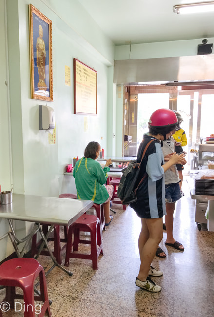 【台南美食】北區道地中式早餐「生哥豆漿店」，好吃經典的燒餅油條及蛋餅，是許多人難忘的好滋味。