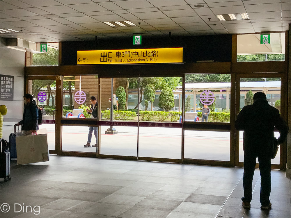 【台北旅遊】 2019年台北車站寄放行李攻略，行李房讓你省錢又方便！連假出遊、出差會用到的實用資訊。