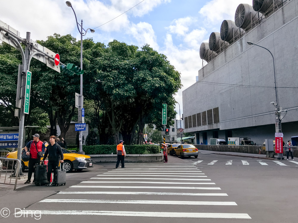 【台北旅遊】 2019年台北車站寄放行李攻略，行李房讓你省錢又方便！連假出遊、出差會用到的實用資訊。