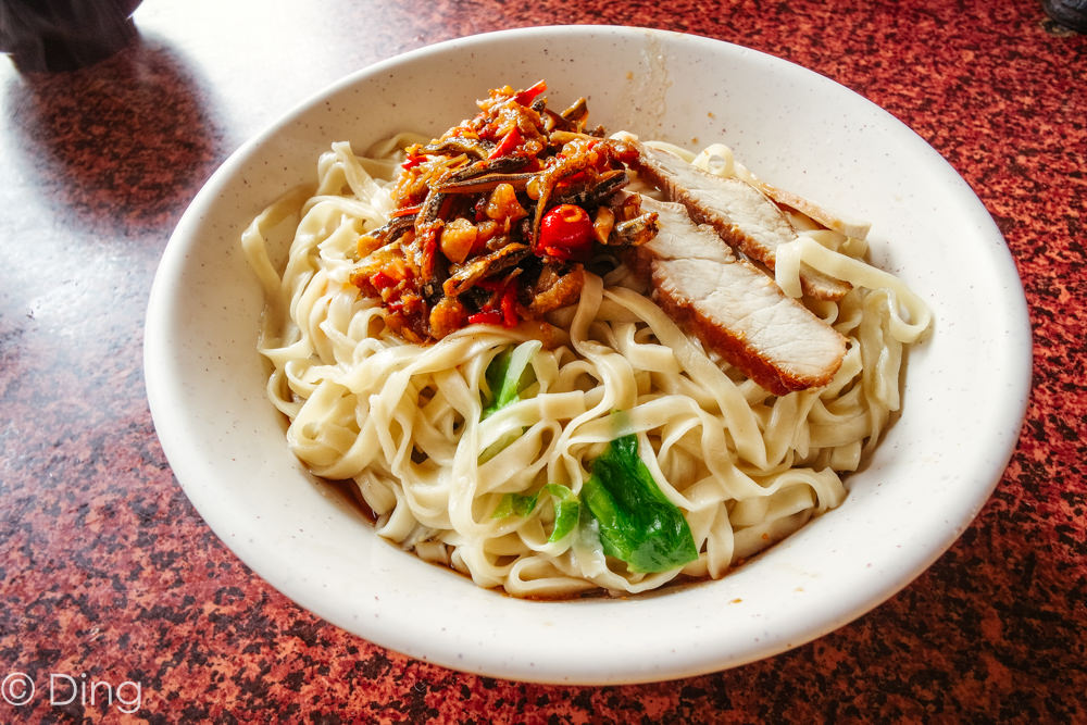 【台南美食】東區青年路手工製麵『江西風味外省麵』，特別的日式鍋渣、大份量CP值高麵食。