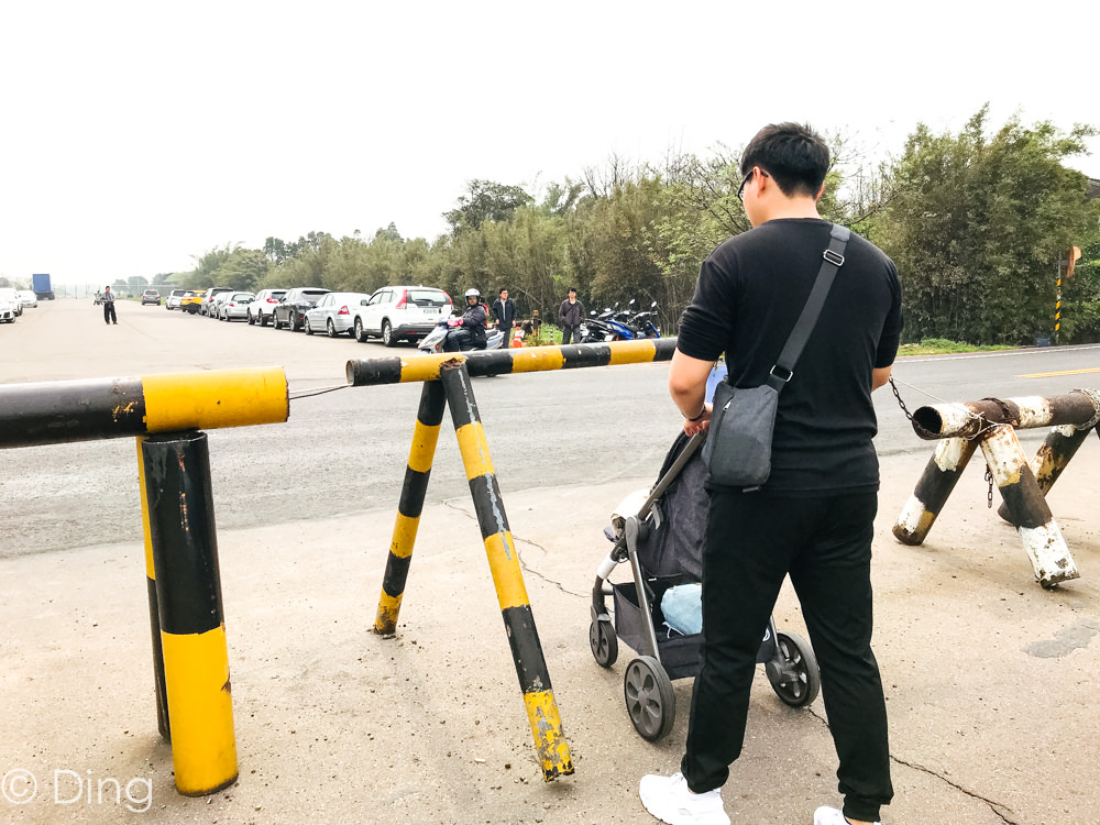 【桃園旅遊】去大園區近距離觀看桃園機場跑道的飛機起飛吧！就在桃園機場戰備聯絡道，停車十分方便，適合家庭、情侶出遊喔！
