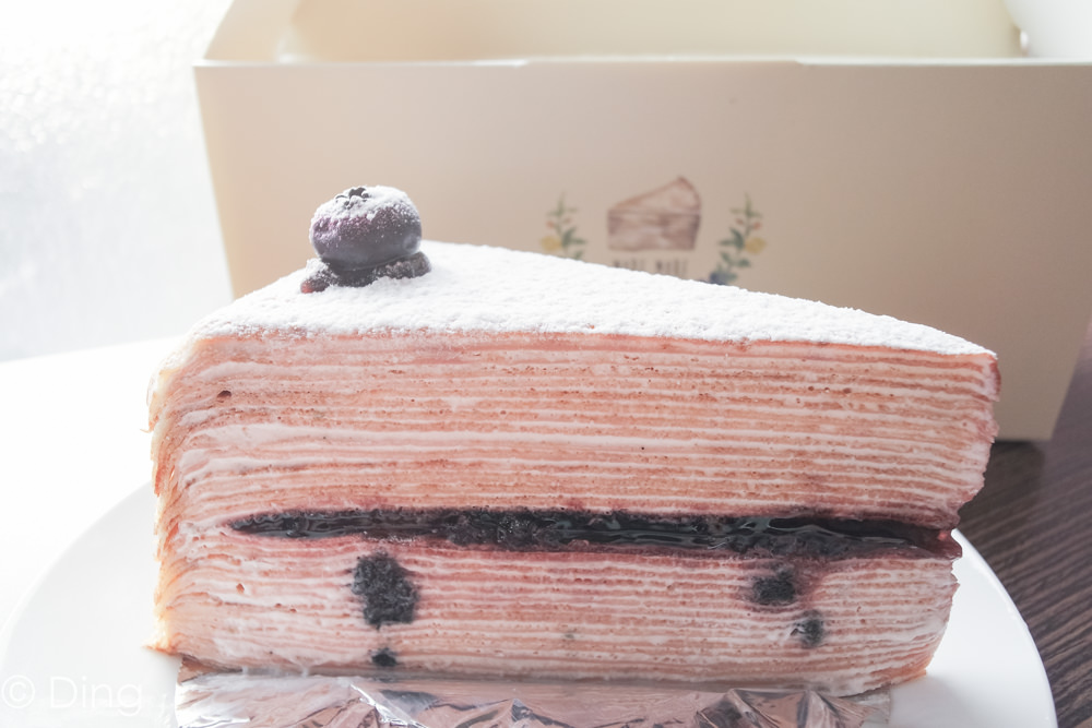台南東區千層蛋糕 無店面超人氣低調千層蛋糕，「默默Moremore甜點」每月限量訂購，有好吃的草莓、焦糖、藍莓、巧克力千層蛋糕。