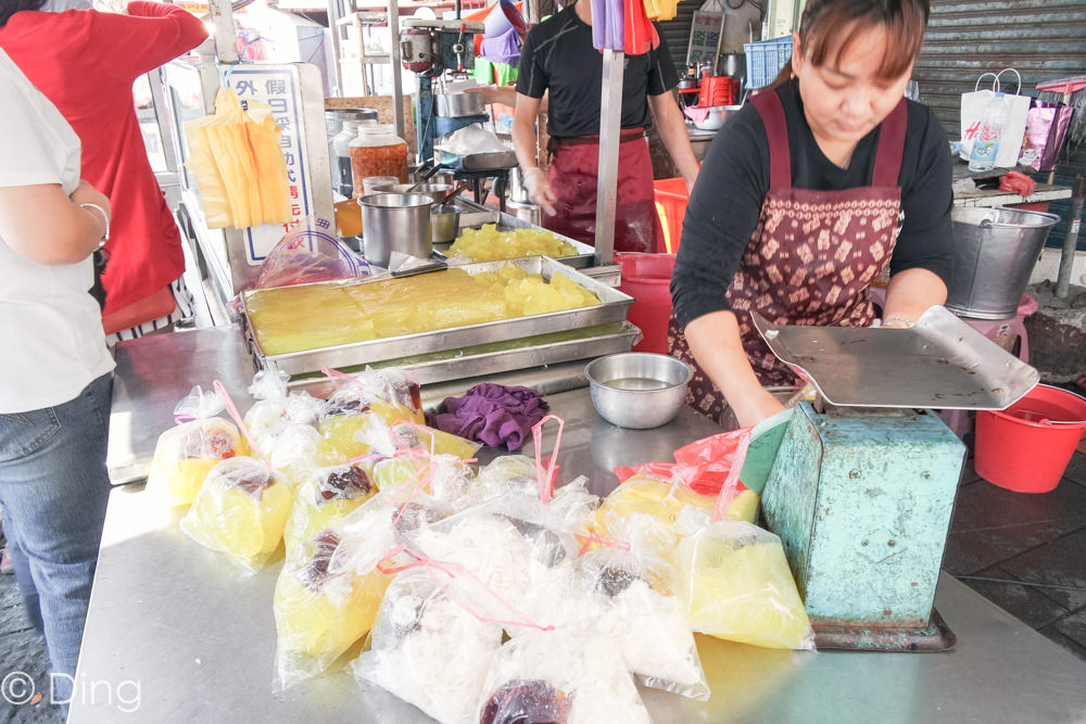 【彰化鹿港美食】鹿港老街附近第一市場必吃美食-發記粉粿冰，只要三十元就可以吃到好吃的ＱＱ粉粿冰！
