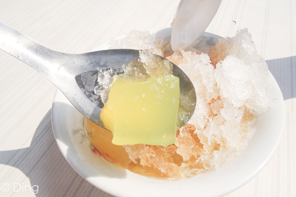 【彰化鹿港美食】鹿港老街附近第一市場必吃美食-發記粉粿冰，只要三十元就可以吃到好吃的ＱＱ粉粿冰！