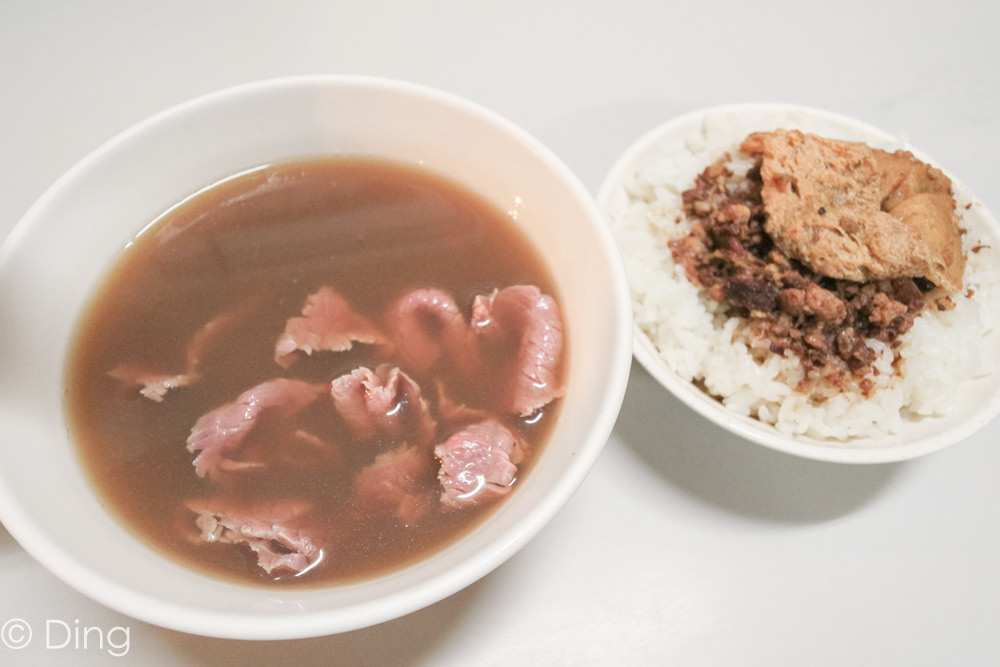 台南中西牛肉湯推薦 「康樂街牛肉湯」，早晚都吃得到鮮甜肉質鮮嫩牛肉湯，牛肉燥飯也大推！