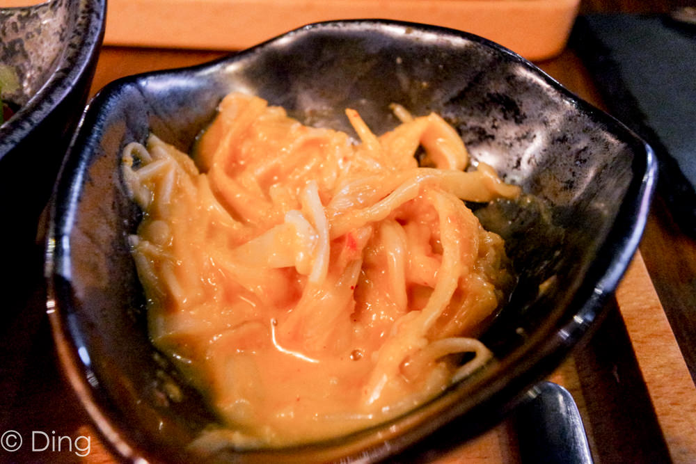 台南中西區美食 大口吃肉好過癮，厲害的丼飯、定食以及桌邊炙燒秀，就在「牛丁次郎坊x深夜裡的和魂燒肉丼x台南支店」。