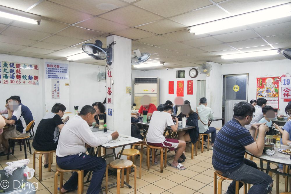 台南中西區美食 民生路上以豬油拌麵為主打的「民生意麵」，樸實的美味，當晚餐或宵夜都很適合。