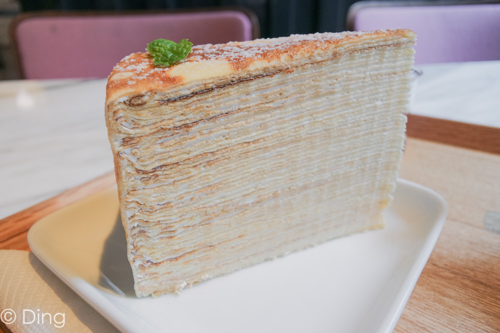 台南千層蛋糕推薦 林百貨隔壁「兜空間」，千層控不想告訴別人的，隱藏版堆疊層數多的楓糖千層蛋糕。
