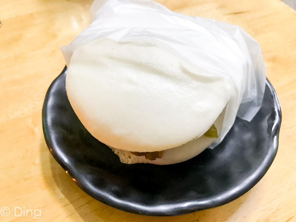 台南中西區早餐推薦 也有宵夜場「涼咪咪府前店」，必點花生乳、黑胡椒豬排，價格平價簡單美味。
