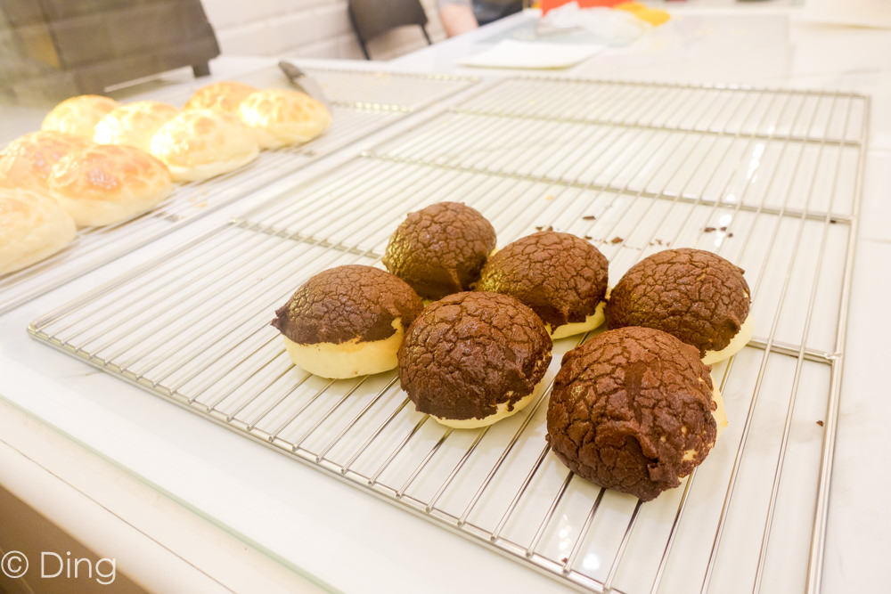 台南中西區美食 道地的菠蘿包、凍奶茶，可外送下午茶點心，「李老闆香港菠蘿包」菠蘿包專賣店。