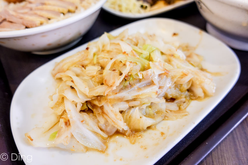 台南東區小吃 鄰近東寧路「鴨霸當歸鴨」，成大學生最愛平價小吃，推薦鴨肉飯、當歸鴨麵線。