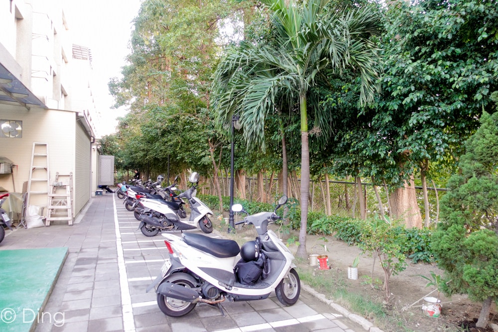 20251002-8phjv 20251002-8phjv