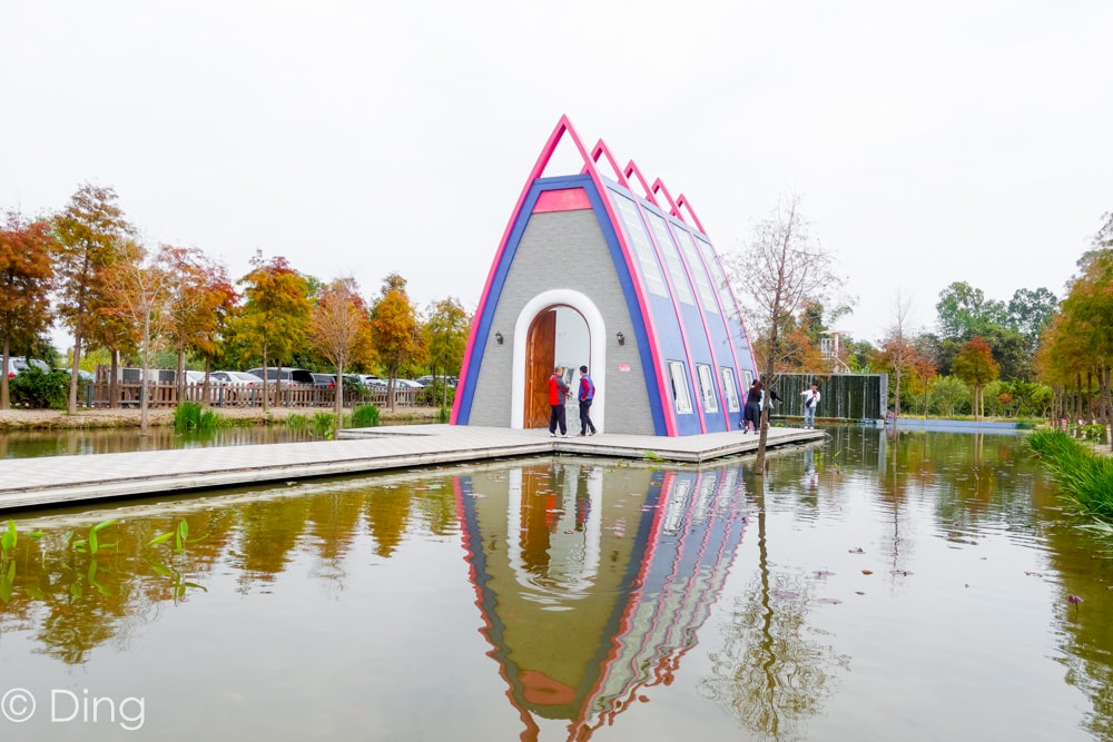 20251002-tzs4k 20251002-tzs4k