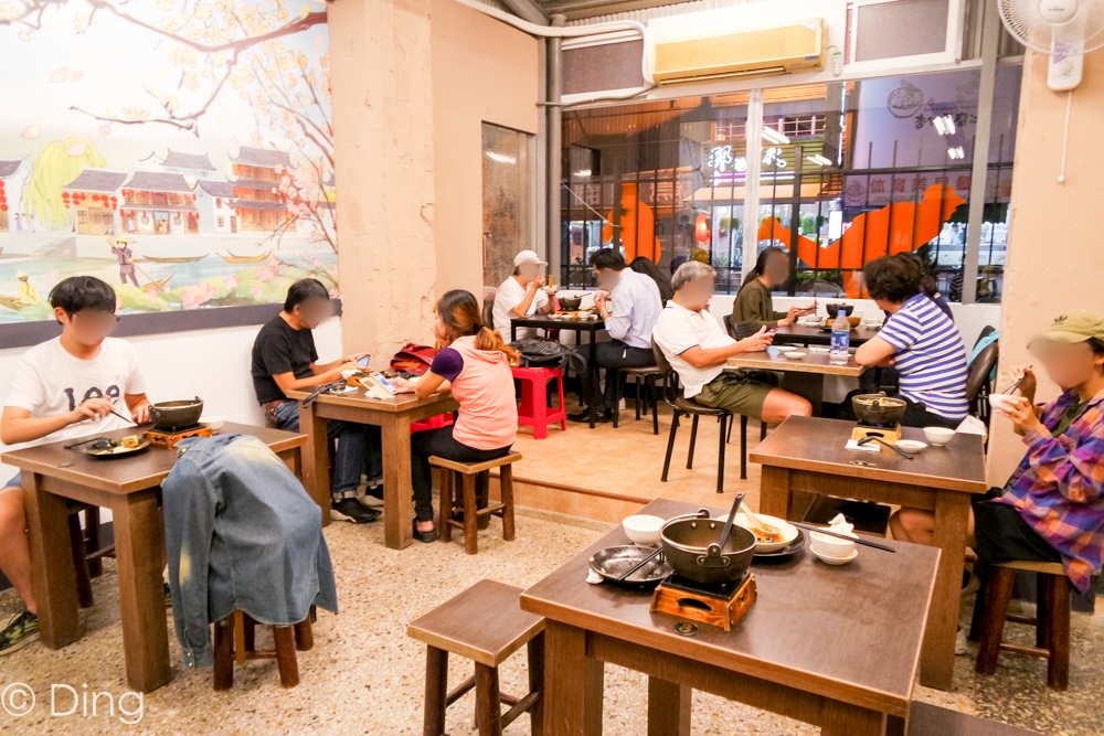 台南南區火鍋推薦 體育路上臭豆腐專賣店「老江南臭豆腐小館」，台南大學周邊美食，越臭越好吃，久久沒吃會想念。