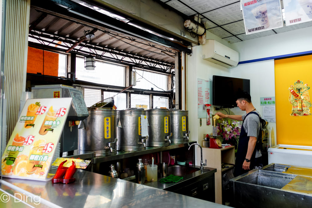 台南北區飲料 「黃氏波霸奶茶專賣店」佛心價茶香味濃的波霸奶茶，原味茶也很推薦喔！