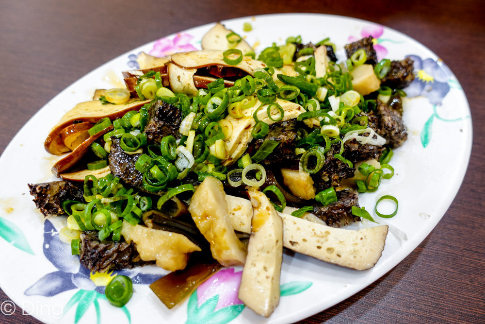 台南東區宵夜 裕農路「上味麵食館」平價美食，營業到凌晨兩點，推薦好吃的滷味、餛飩乾麵、水餃！