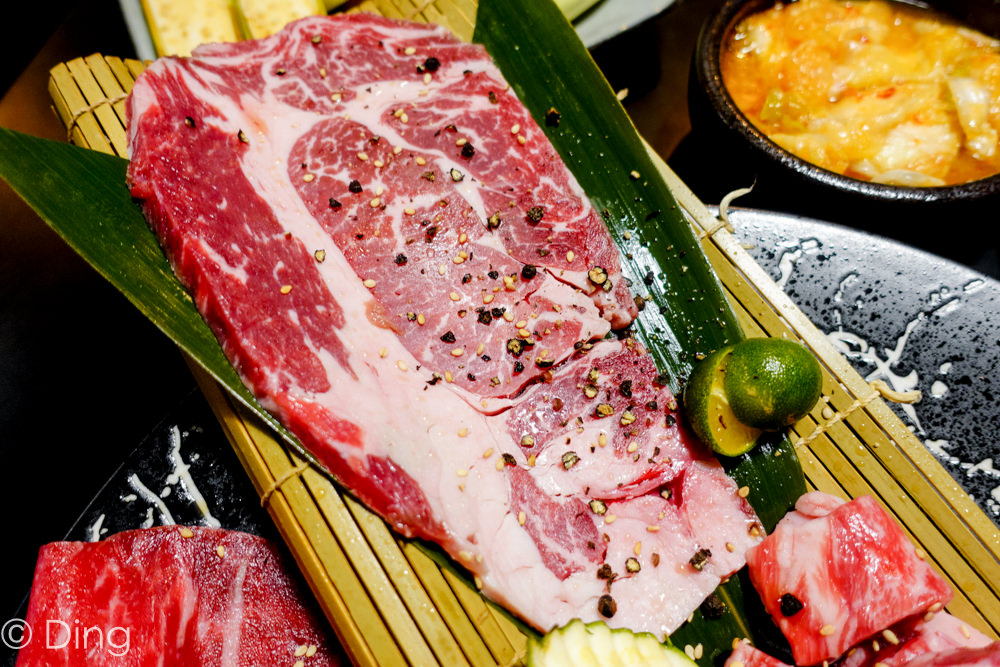 台南燒肉推薦 中西區民生路「鉄牛燒肉」，營業到凌晨四點，想吃罪惡又好吃的奧汀牛、巧克力和牛、牛舌，就來這裡吧！