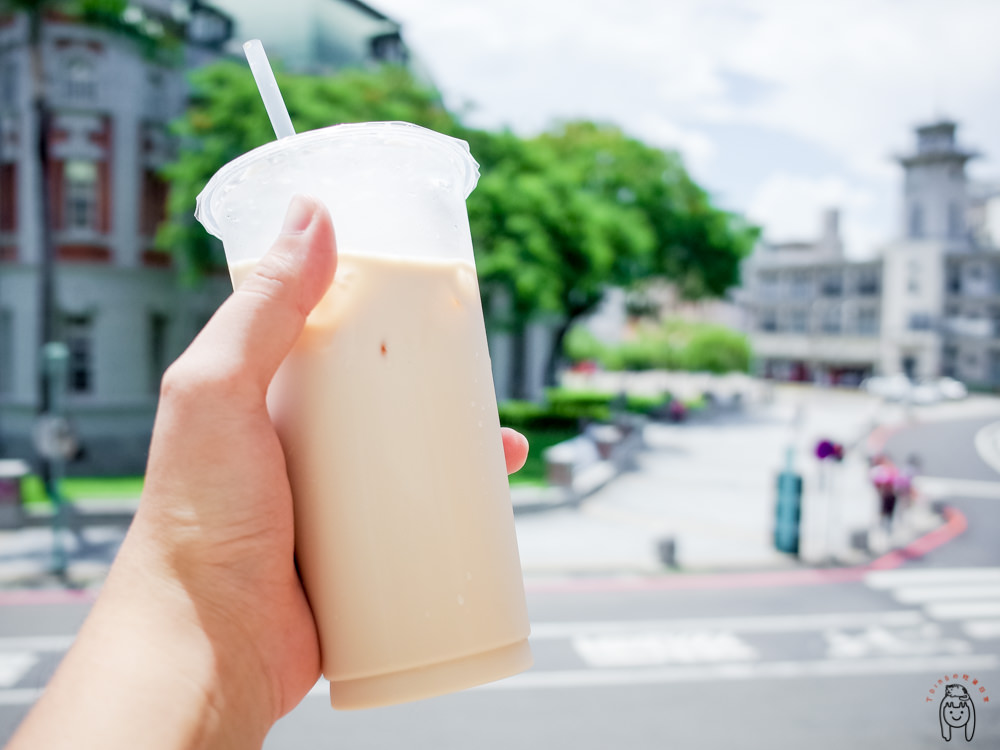 台南中西區飲料 南門路「老丘茶舖」大推好喝的奶茶、喝起來不澀純茶類，十分低調的飲料店。