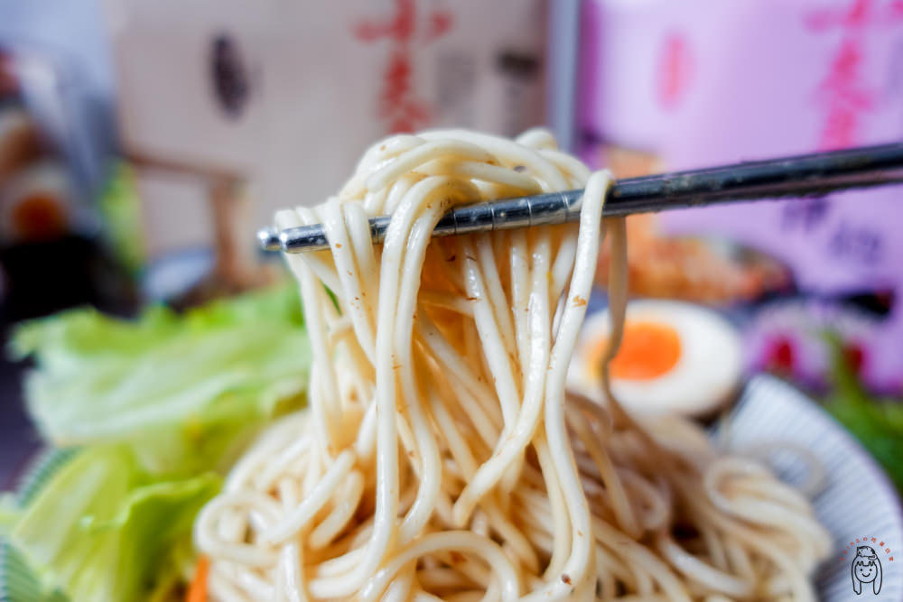 團購宅配美食 「小夫妻拌麵」有六種美味拌麵，好吃又方便，藝人及媒體都推薦，實體通路、網路都買得到喔！