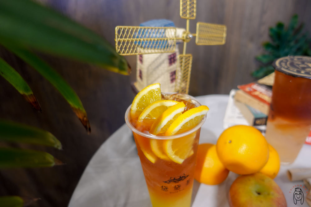 台中西區飲料 精誠商圈網美飲料店「黛黛茶DailyDae」，有好喝的歐風水果茶及甜點，還有好拍的打卡點喔～