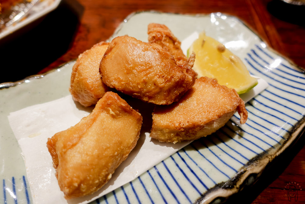台南中西區美食 新光三越B2美食街「銀座杏子日式豬排」，有季節限定海陸大餐，還有無限續的沙拉、小菜、越光米飯、味噌湯！