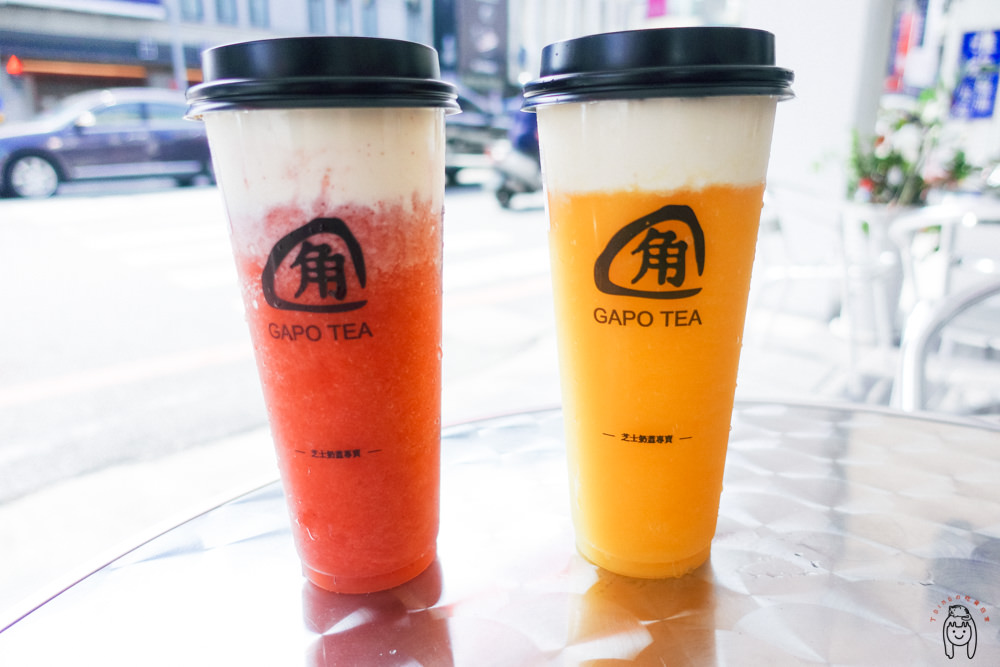 台南中西區 民族路「角鋪茶飲」，是少見的芝士奶蓋專賣店，用現榨果汁結合鹹甜奶蓋，奶蓋控必來！