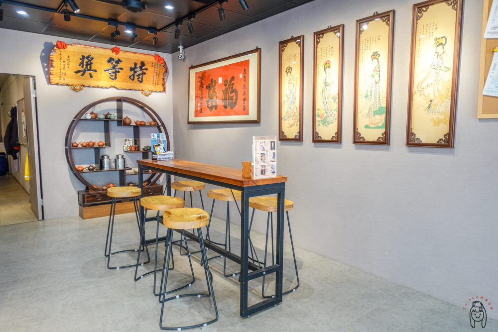 台南南區飲料 大同路「上宇林」厚鮮奶茶專賣店，使用高品質茶葉，點無糖也好喝，一喝就會驚艷，不小心就會喝完。
