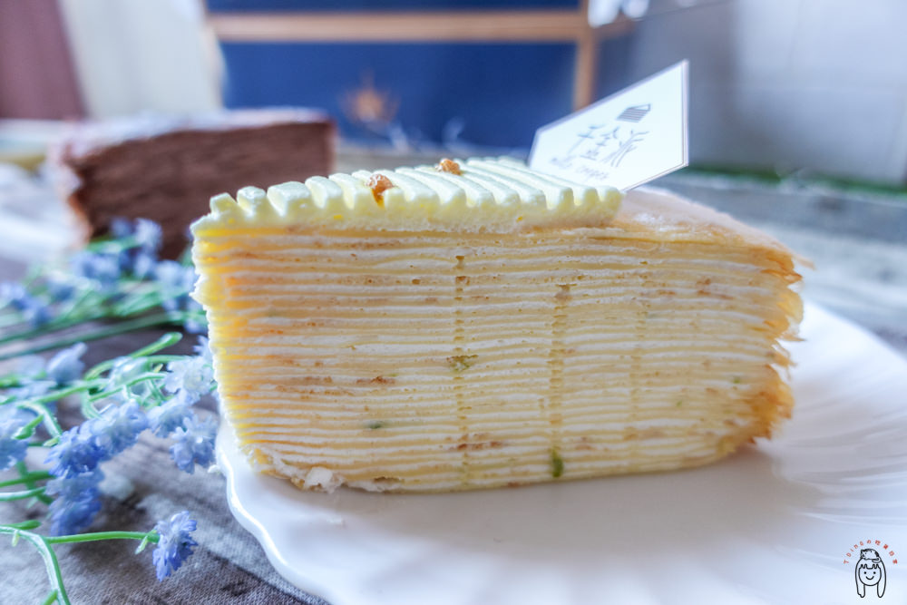 台南安平甜點 「千金派」秋冬限定販售千層蛋糕，只賣10月-1月，錯過再等一年！以整顆8吋千層蛋糕為主，每週不定時有綜合千層販售。