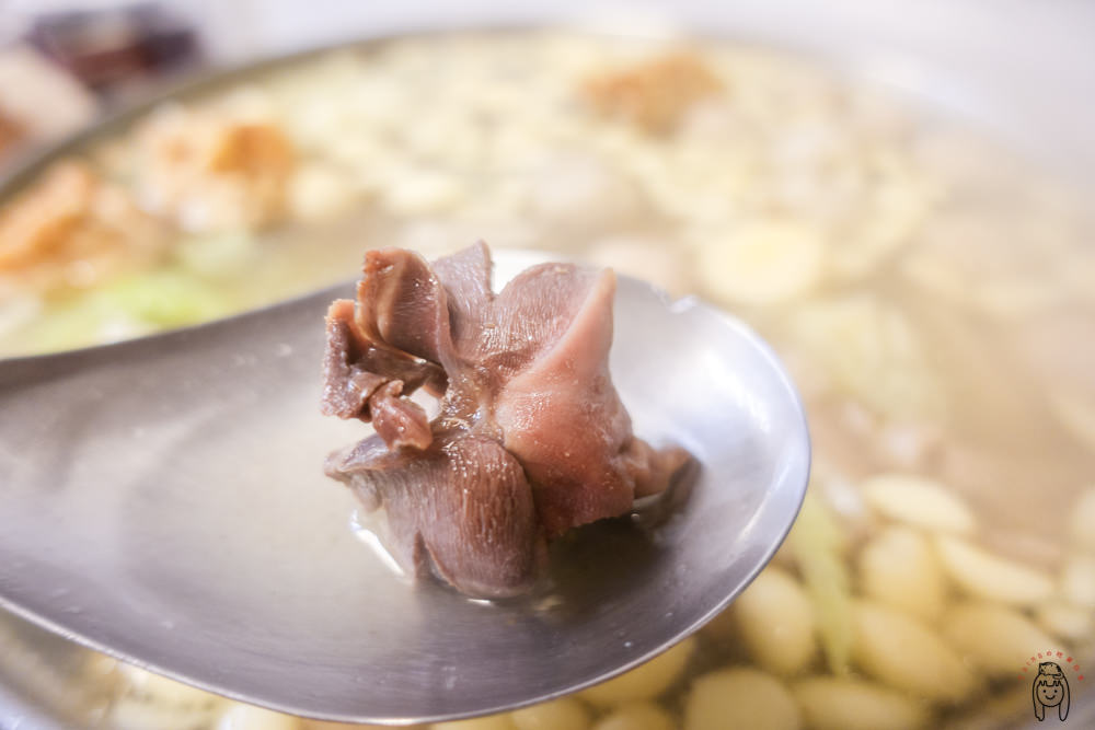 台南北區火鍋 冬天必吃「馨味薑母鴨」，必點饕客最愛胡椒白菜雞、三杯雞炒米血，美味程度即使排隊也願意！天氣冷吃火鍋暖身暖胃吧！