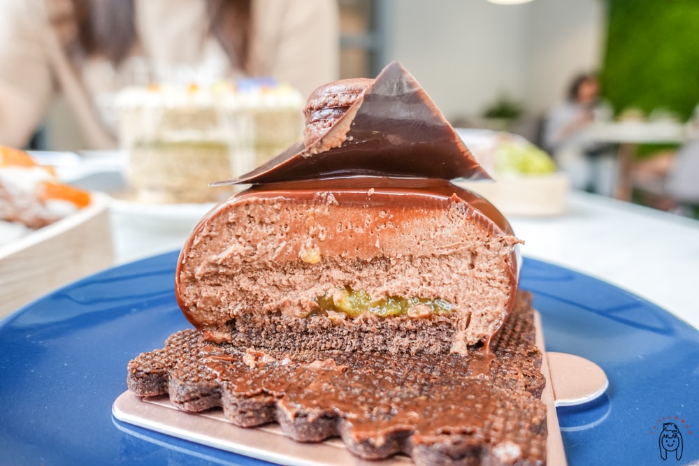 20251002-4cr58 20251002-4cr58