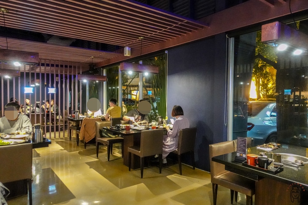 20251002-nxizk 20251002-nxizk