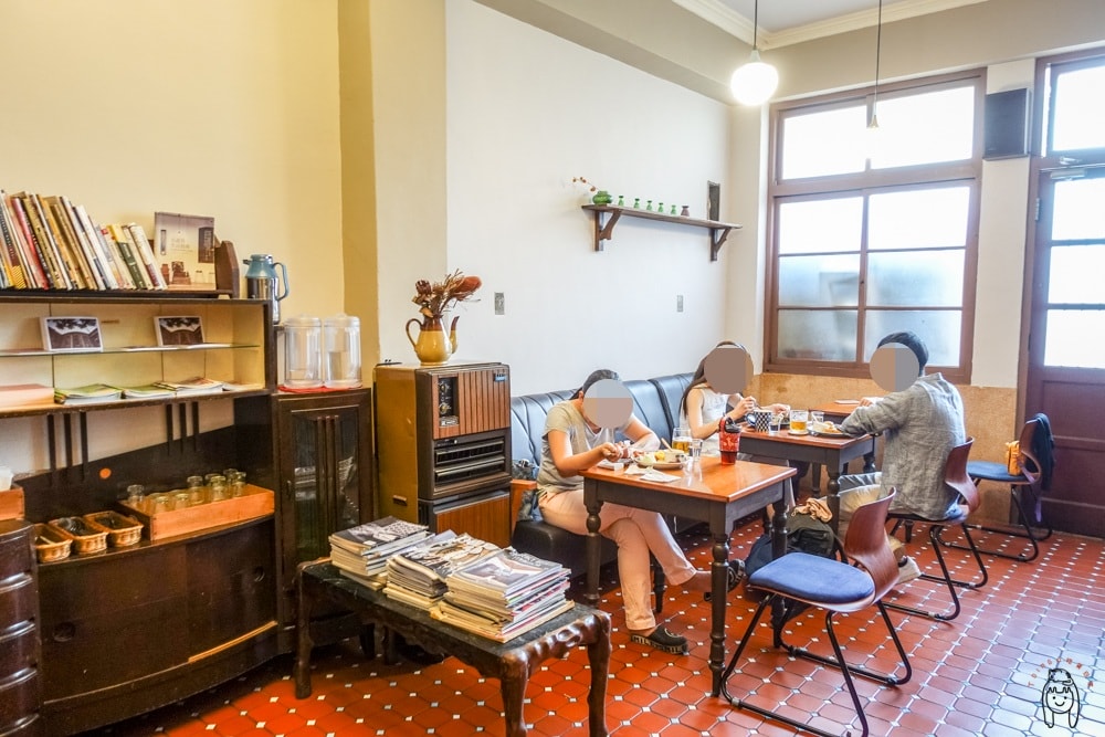 20251002-6nzba 20251002-6nzba