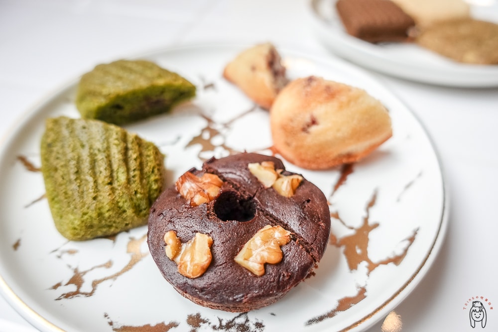 20251002-8a9cz 20251002-8a9cz