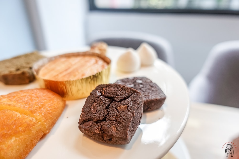 20251002-xgj6u 20251002-xgj6u