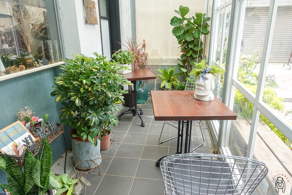 20251002-qiv9y 20251002-qiv9y