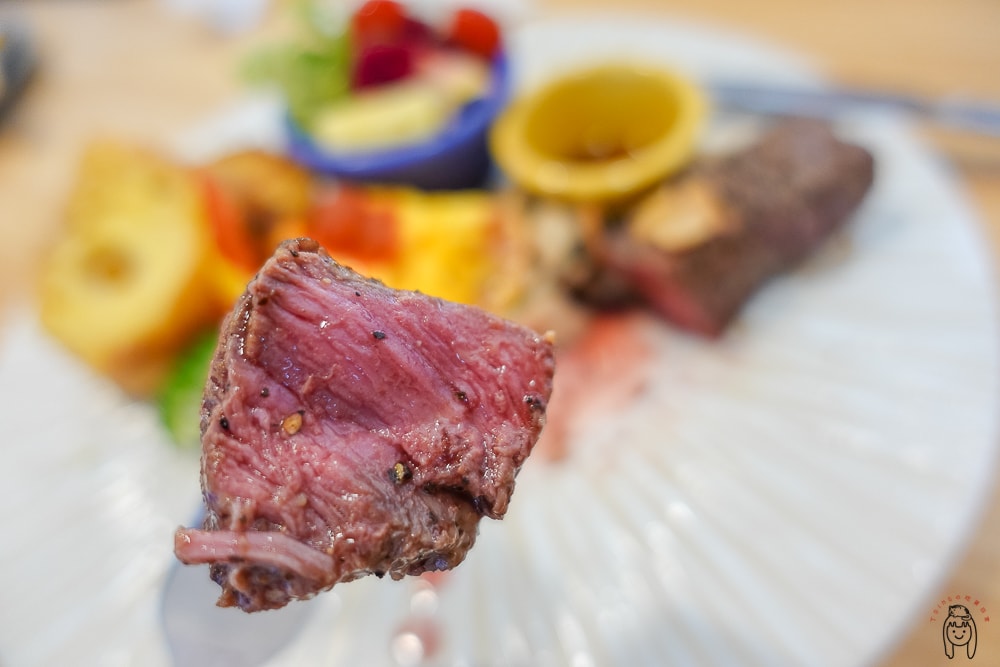 20251002-yn0xx 20251002-yn0xx