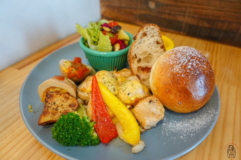 20251002-z7tq3 20251002-z7tq3