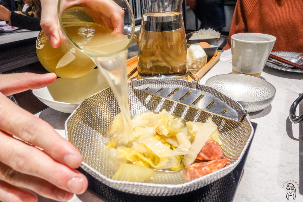 台南中西區火鍋 有你真好火鍋沙龍，位於民生路，適合聚餐極富質感火鍋店，還有多種簡單卻美味的湯底及食材等著你！