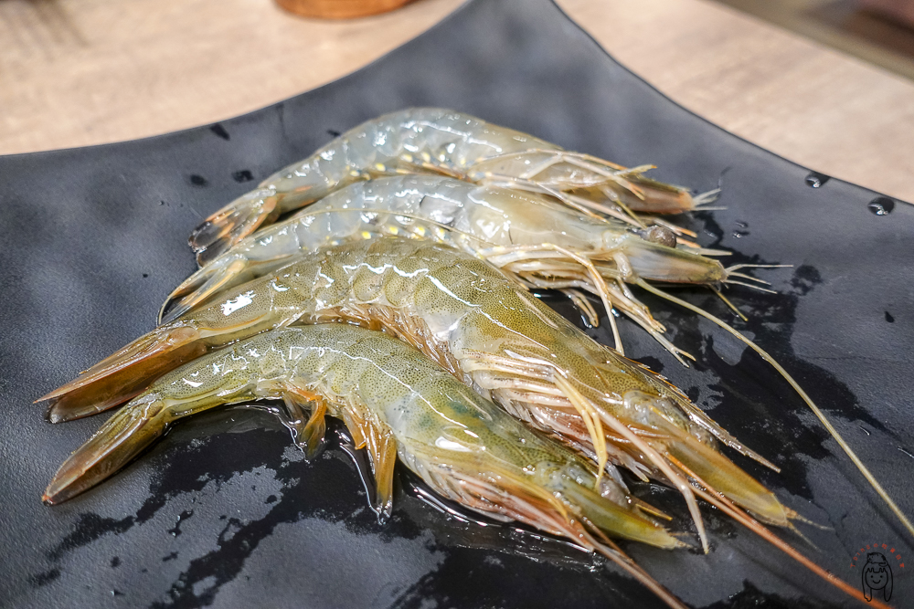 台南東區吃到飽 | 新馬辣經典麻辣鍋南紡店，台南麻辣鍋吃到飽，多種肉品、海鮮，哈根達斯通通無限吃！