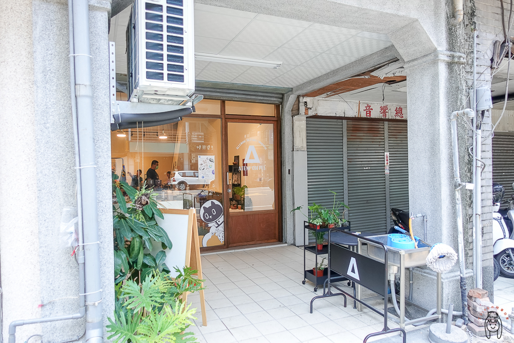 台南中西區咖啡廳 | ATEM COFFEE，赤崁樓周邊下午茶，內有萌貓出沒，以及美味手沖咖啡及甜點。