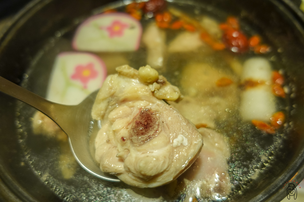 台南北區聚會 | 悠然居生活茶坊，營業至凌晨三點，適合宵夜聊天的包廂空間，提供火鍋、簡餐、飲品！