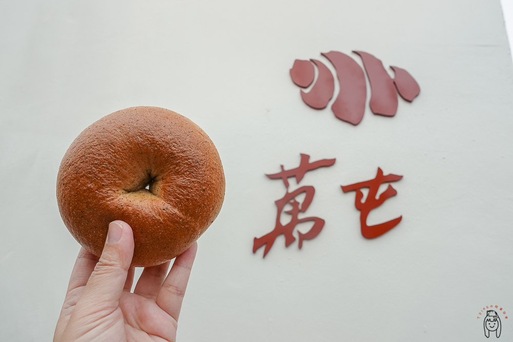 台南東區麵包店｜萬屯麵包工作室，隱藏小巷烘焙料理所，兩小時限量販售麵包，用自己養的酵母做麵包。