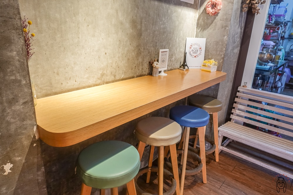 20251002-4vzab 20251002-4vzab