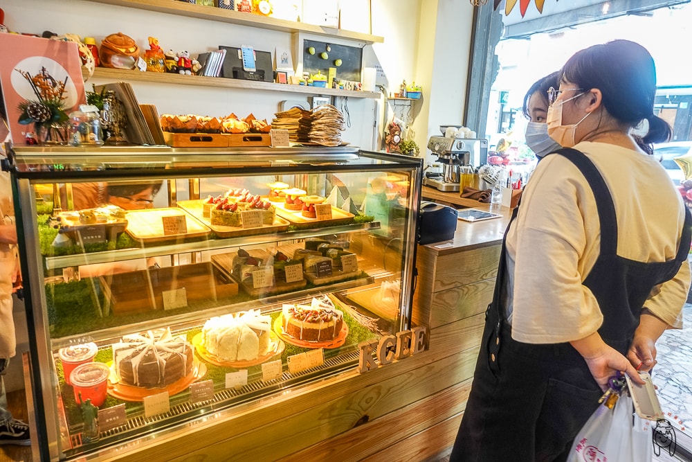 20251002-eqw3z 20251002-eqw3z